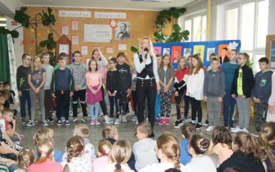 Śpiewanie „Prząśniczki” z okazji Roku Stanisława Moniuszki
