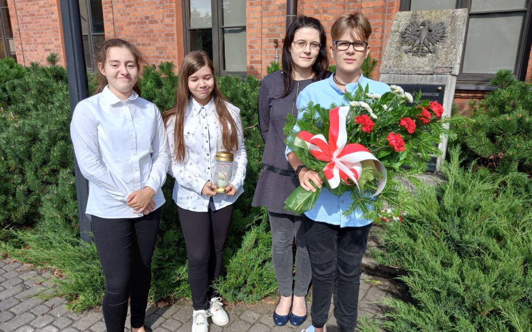 Oddajemy cześć bohaterom