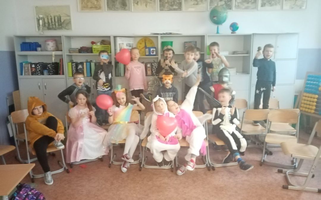 Zabawy karnawałowe w klasie 1A