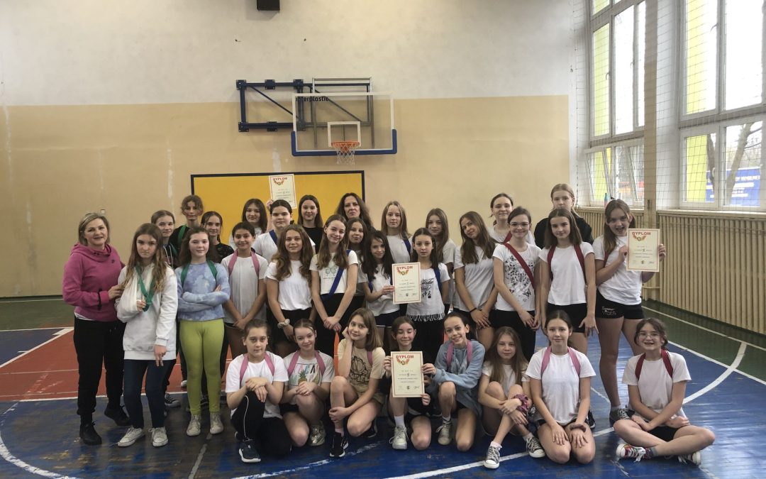 Szkolny halowy turniej piłki nożnej dziewcząt