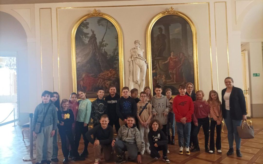 Wycieczka klasowa do Zamku Królewskiego w Warszawie, Parku Trampolin i Stacji Grawitacji