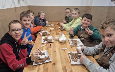 Klasy 4b i 4e na warsztatach świątecznych w Nieborowie
