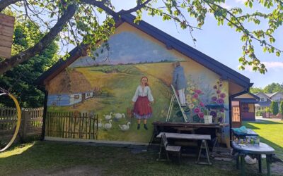 Wycieczka klas VI c i VII c do Galerii Pamiątek i Staroci Regionalnych  w Lipcach Reymontowskich